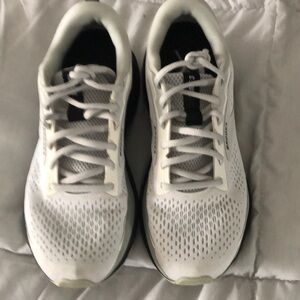 Pre-owned 2023 brooks trace 3